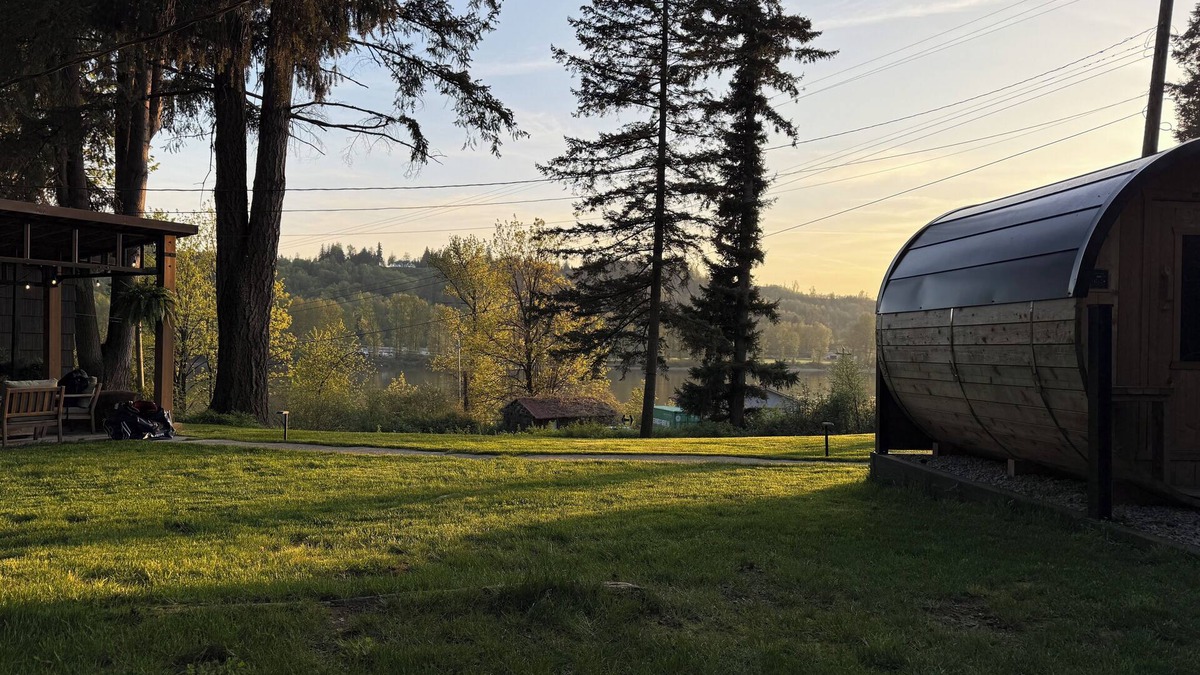Hatzic House | fraser river retreat.