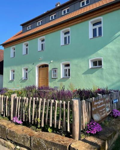 Graefenberg Apartment | Frau Kunni - Café und Ferienwohnungen