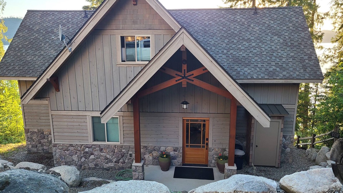 Coolin House | Frederick Lee Waterfront Lakehouse