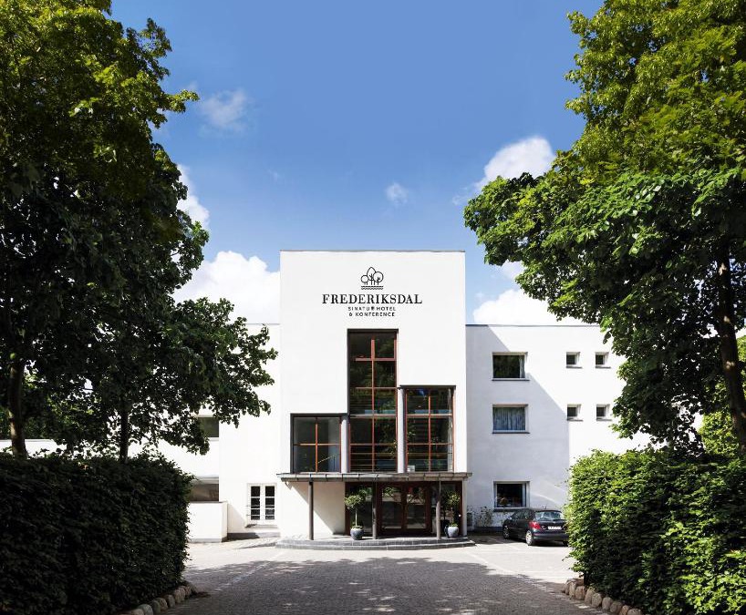 Lyngby-Taarbæk Kommune Hotel | Frederiksdal Sinatur Hotel & Konference