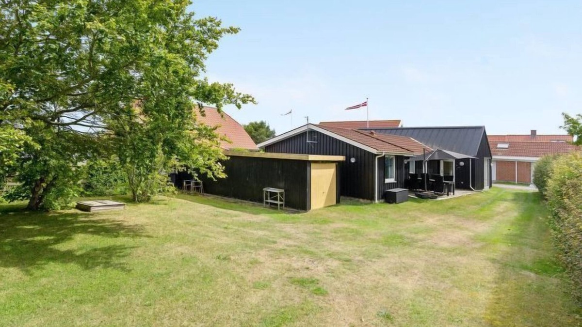 Hou House | "Fredrikke" - 50m from the sea by Interhome