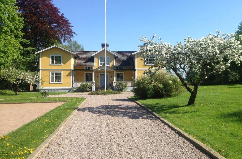 Axvall House | Fredriksons Vilt, Vin & Pensionat