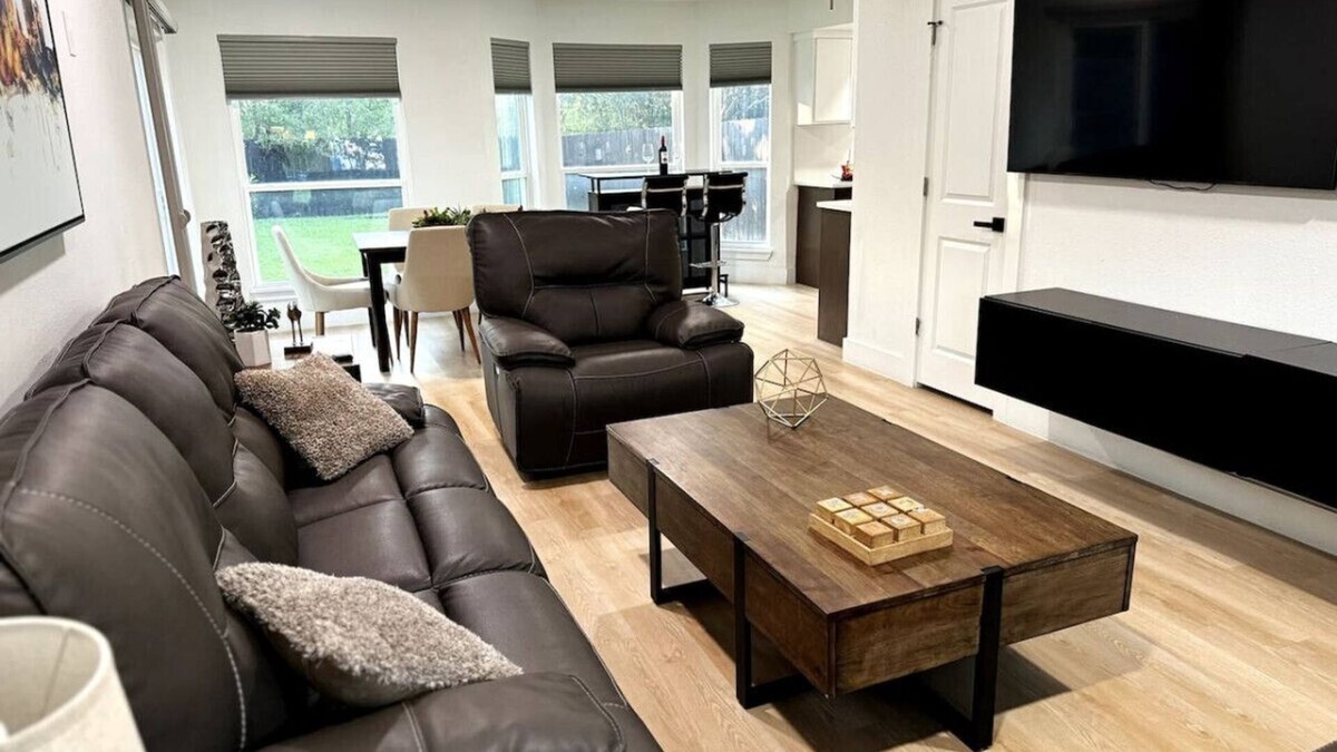 East Oak Hill House | Free $100~2KBR&2.5BA~Pet Friendly~FastWifi~Park