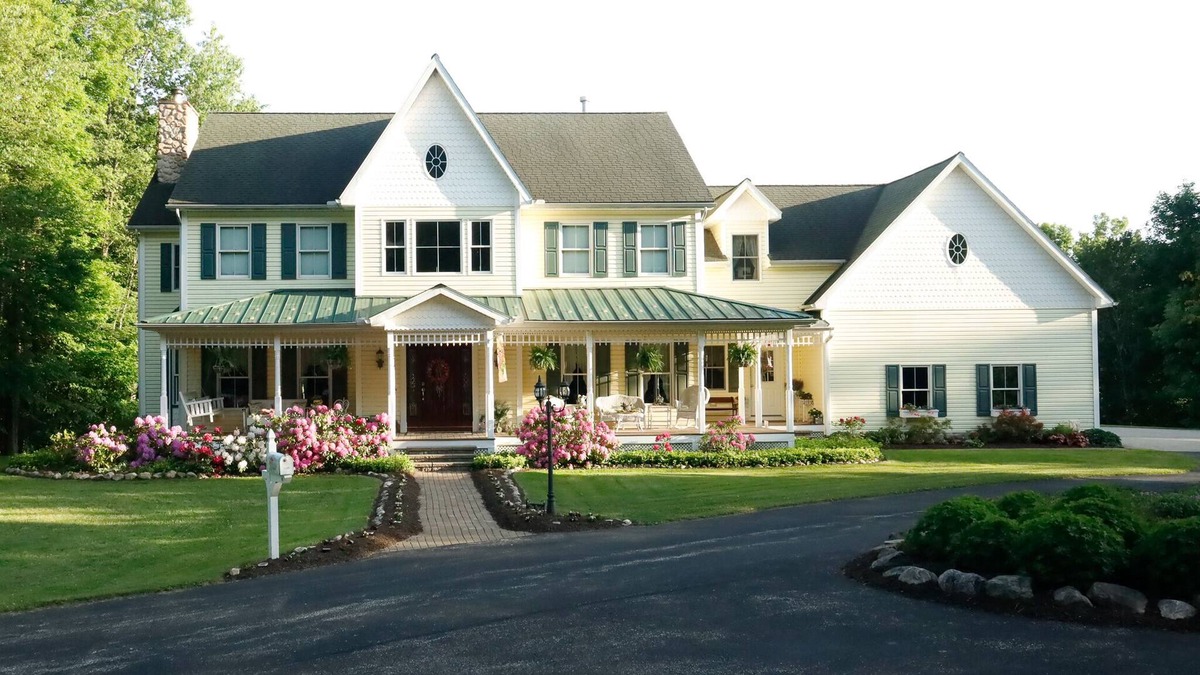 McKean Bed & Breakfast | FREE breakfast included at our secluded estate close to town! Room #2