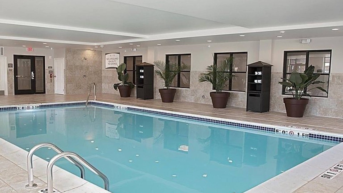 Auburn Hills Apartment | Free Breakfast. Indoor Pool, Gym, Business Center. Great Studio!