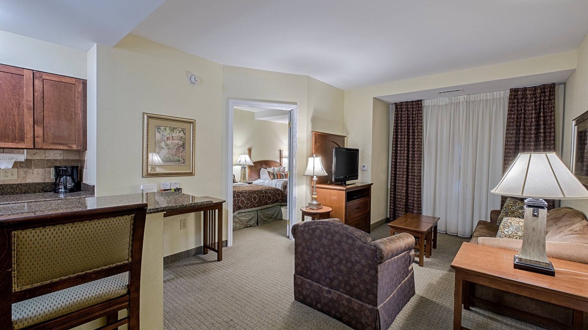 Harrisburg - Hershey Condo | Free Breakfast. Indoor Pool. Gym. Near Hersheypark!