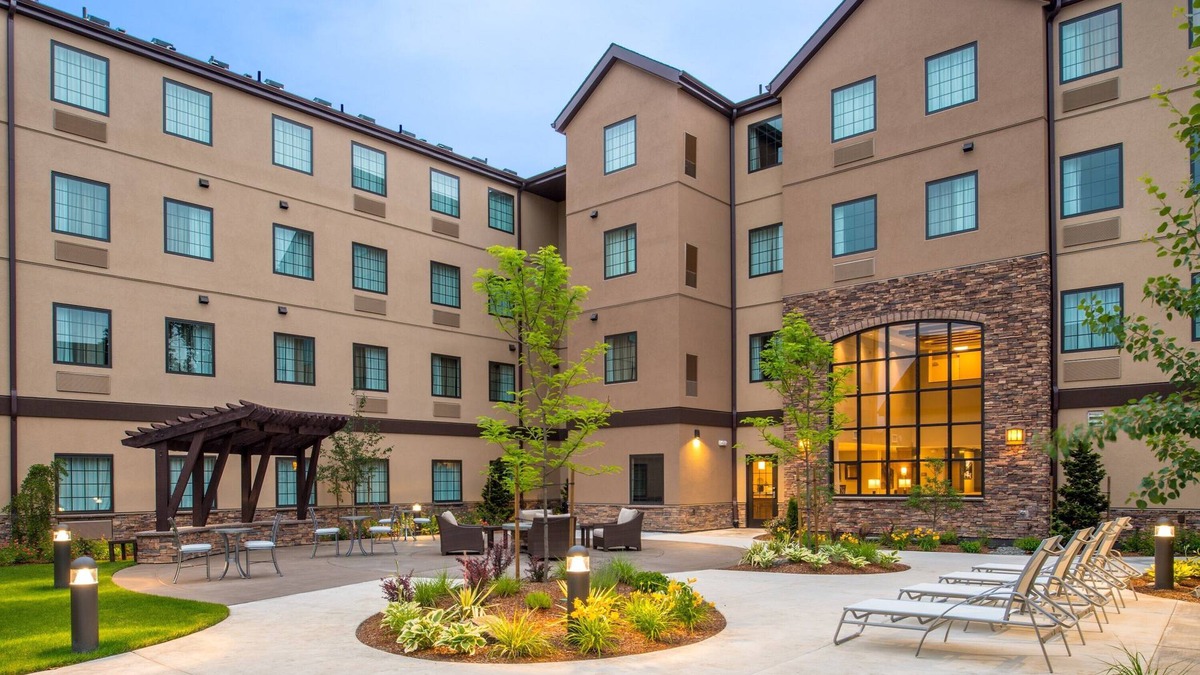 Hillsboro Apartment | Free Breakfast. Pool. Gym. Quick Drive to Rock Creek Country Club!
