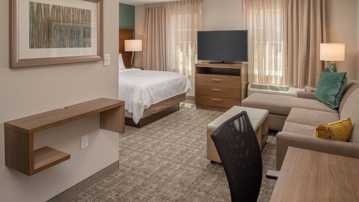 Hillsboro Apartment | Free Breakfast. Pool. Gym. Great for Business Travelers!