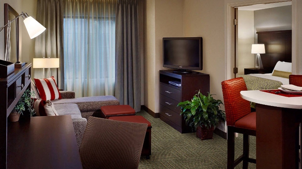 Minot Condo | Free Breakfast. Pool & Hot Tub. Gym. Close to the Minot Air Force Base!