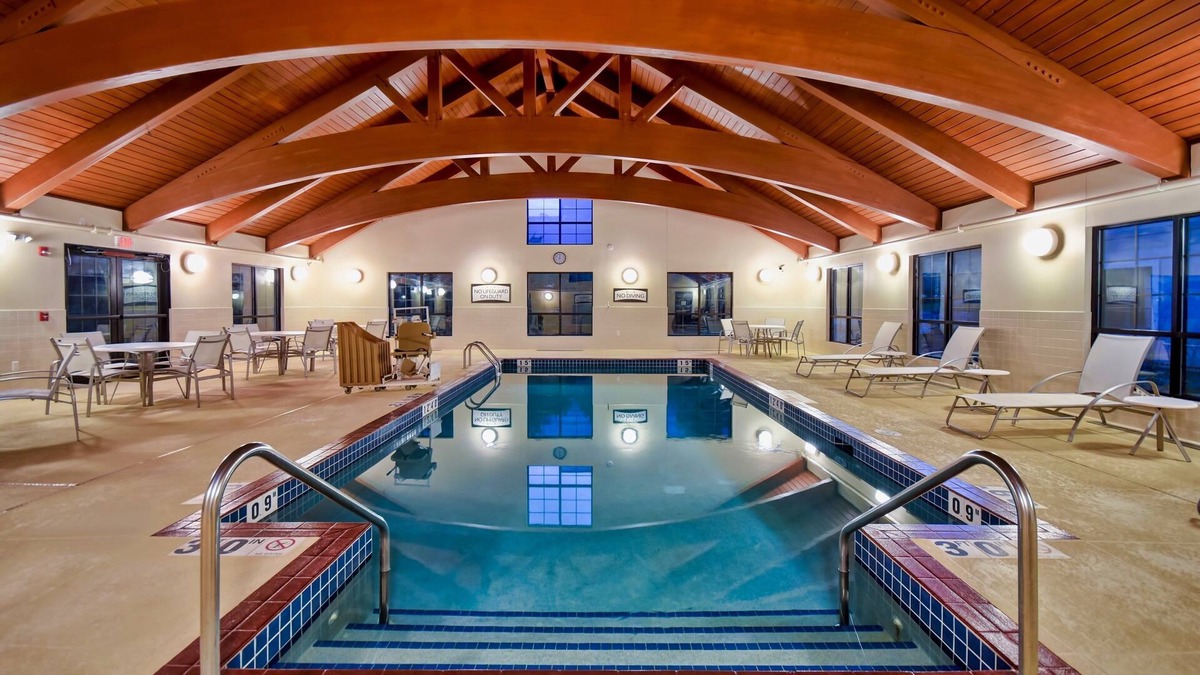 Madison Condo | Free Breakfast. Pool & Hot Tub. Near UW-Madison!