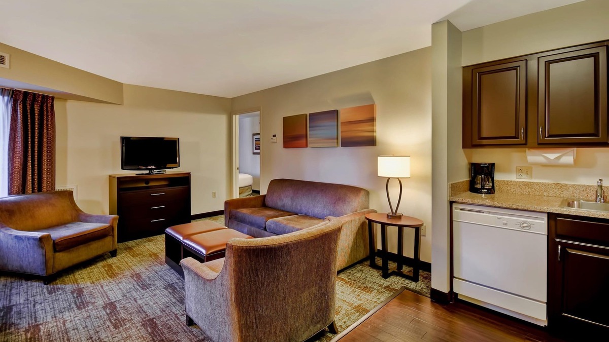Madison Condo | Free Breakfast Pool & Hot Tub. Near UW-Madison