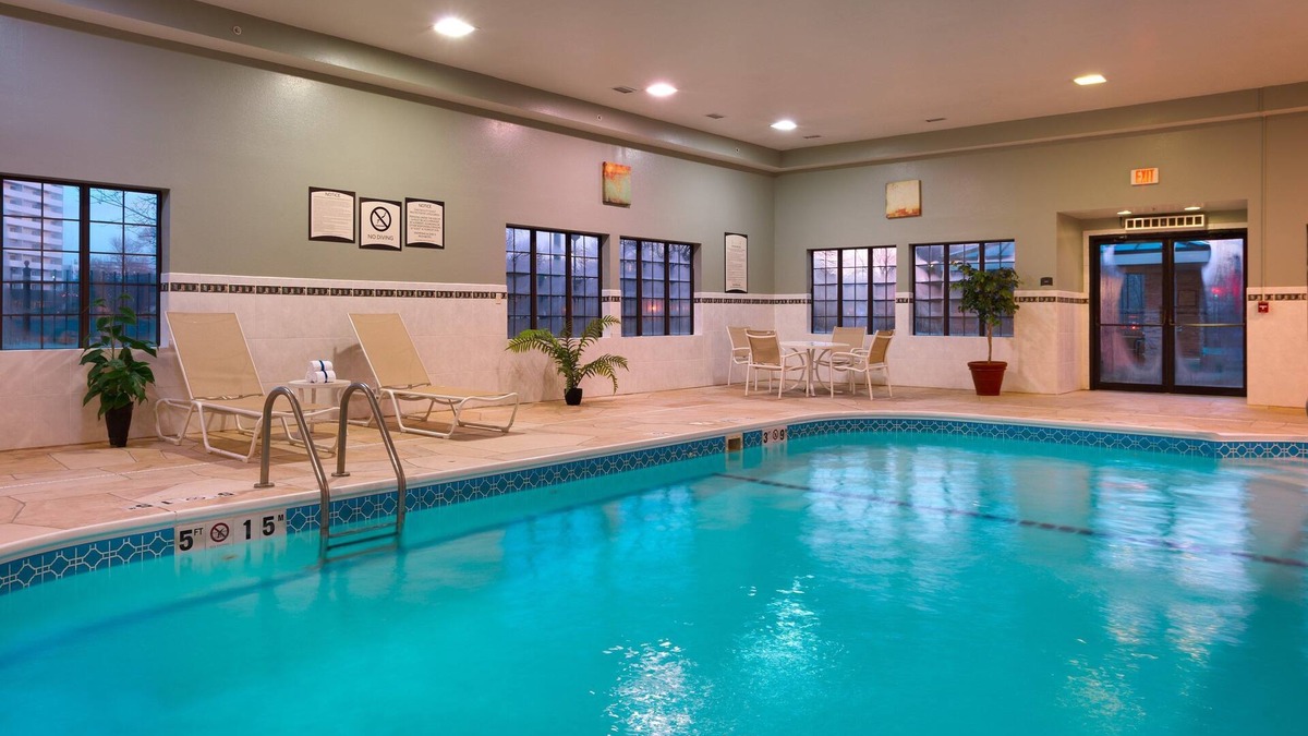 Peoria Apartment | Free Breakfast. Pool & Hot Tub. Close to St. Francis Medical Center!
