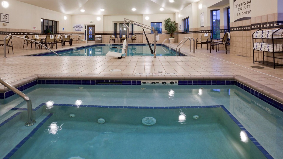West Bloomington Apartment | Free Breakfast. Pool & Hot Tub. Great for Business Travelers!