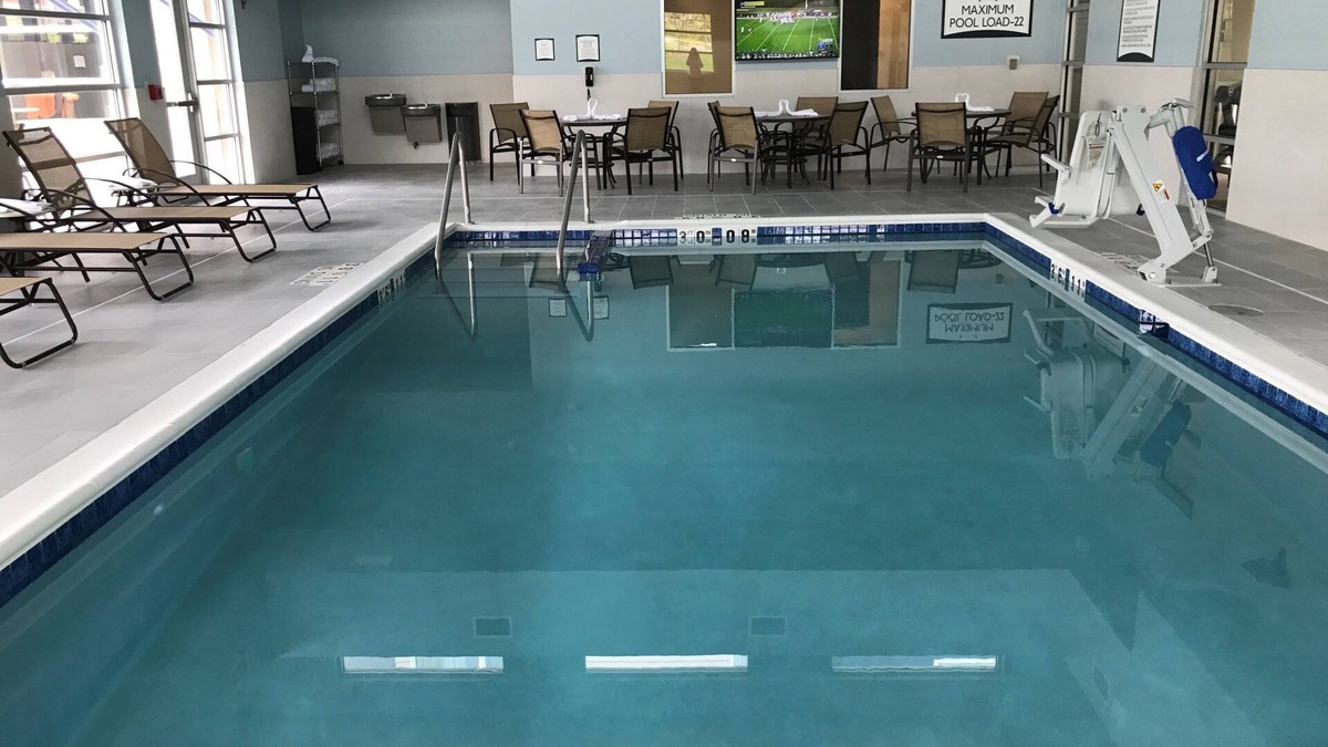 Madison Condo | Free Breakfast. Pool with a Slide. Close to Olbrich Botanical Gardens!