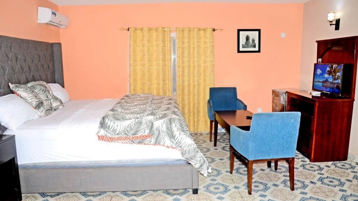 Freetown Hotel | Free Breakfast, WiFi, Dining & Laundry Services Available