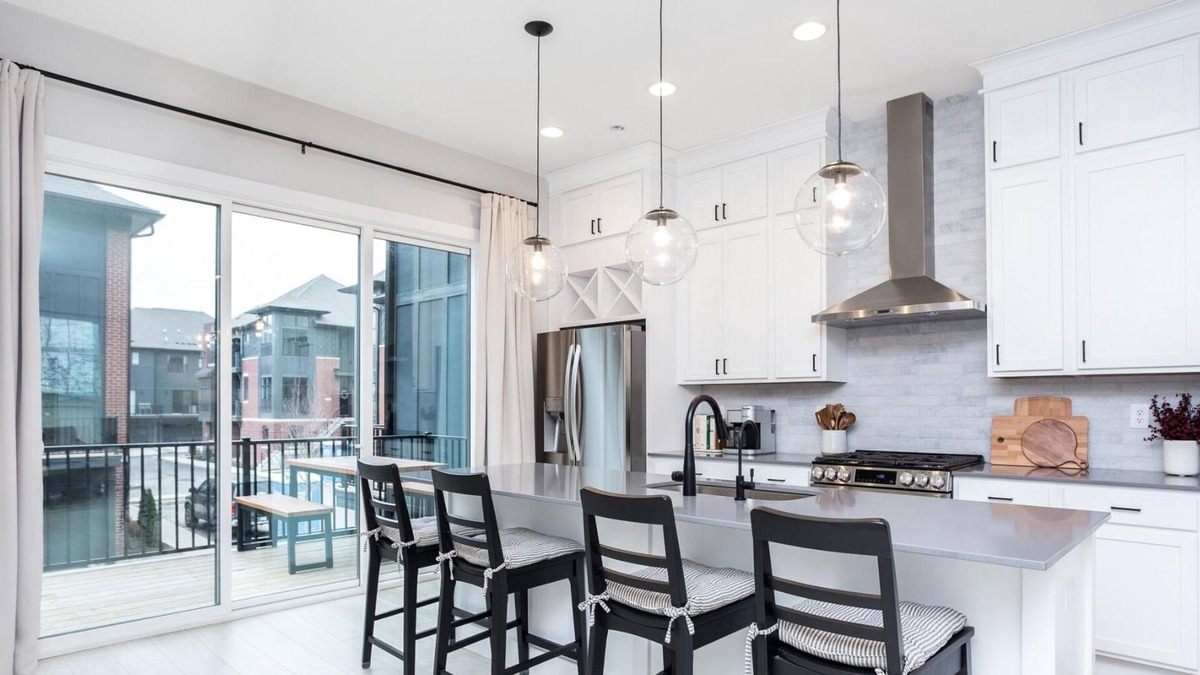Westfield House | Free Golf Cart! Luxe Townhome Near Grand Park!