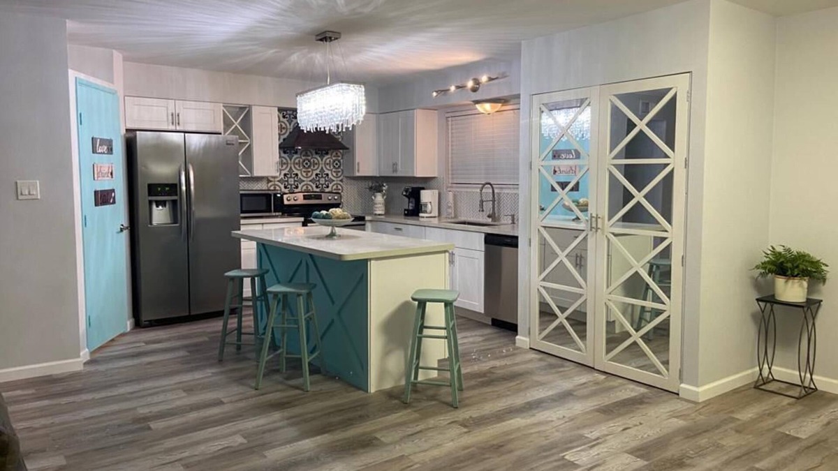 Alhambra House | Free Heated private pool, Resort living, Games, all the fun at Valley of the sun