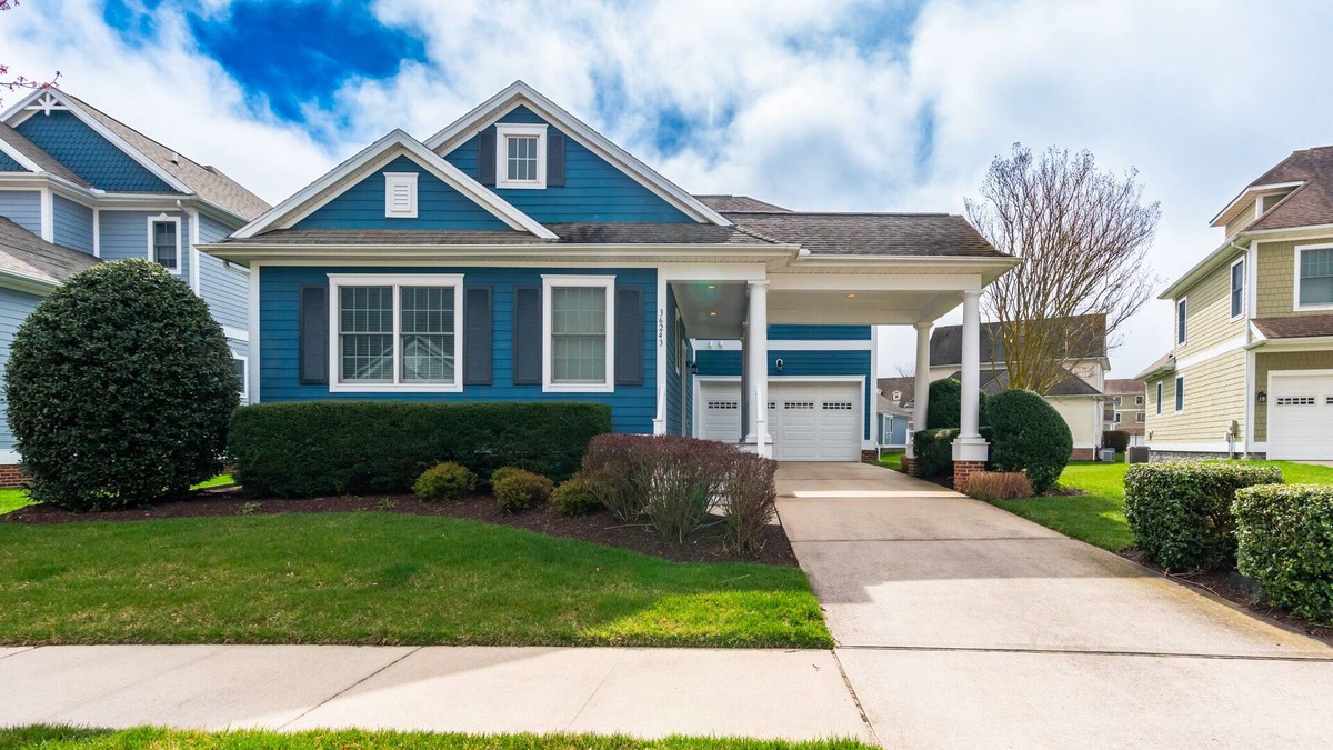 The Commons House | Free Linens & Cleaning - Sunflower Shores
