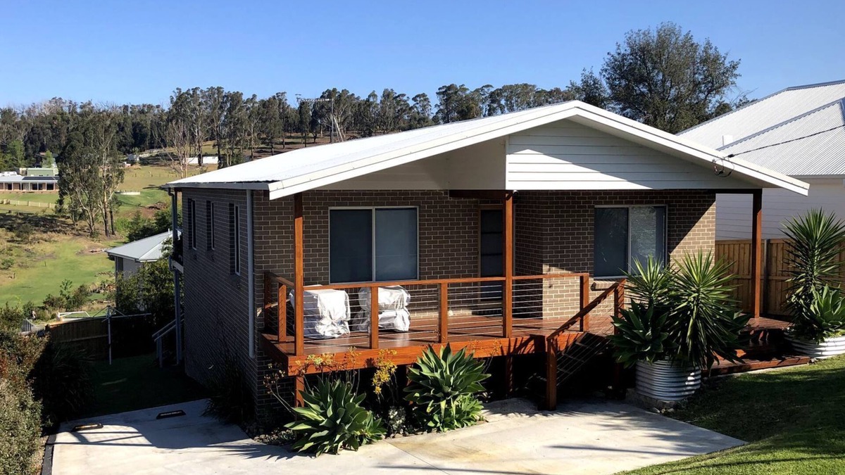 Conjola Park House | Free night on us this Winter at Lake Escape a beautiful spacious home near the lake