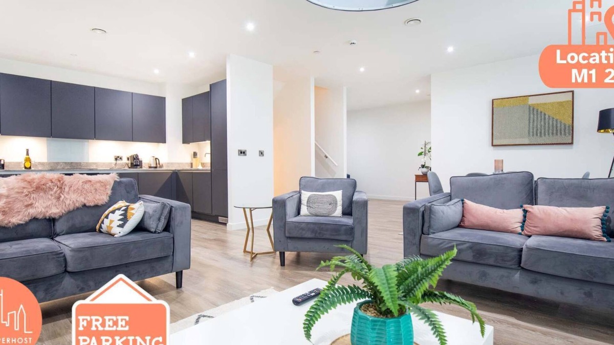 Manchester City Centre House | Free Parking Luxury Townhouse by City SuperHost