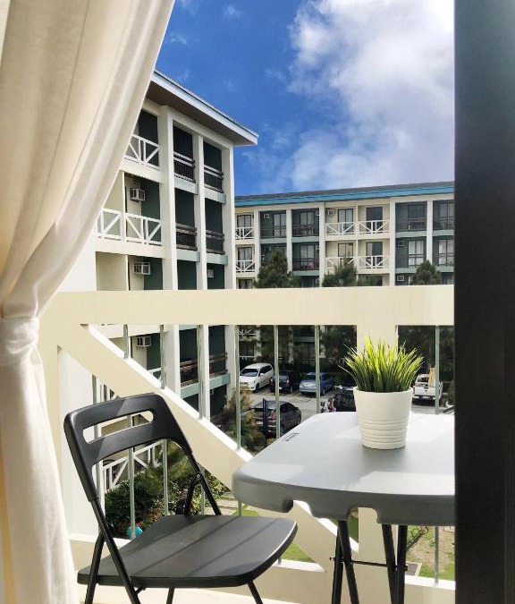 Tagaytay Apartment | FREE PARKING Basement, 50mbps Wifi Netflix 55 inches TV