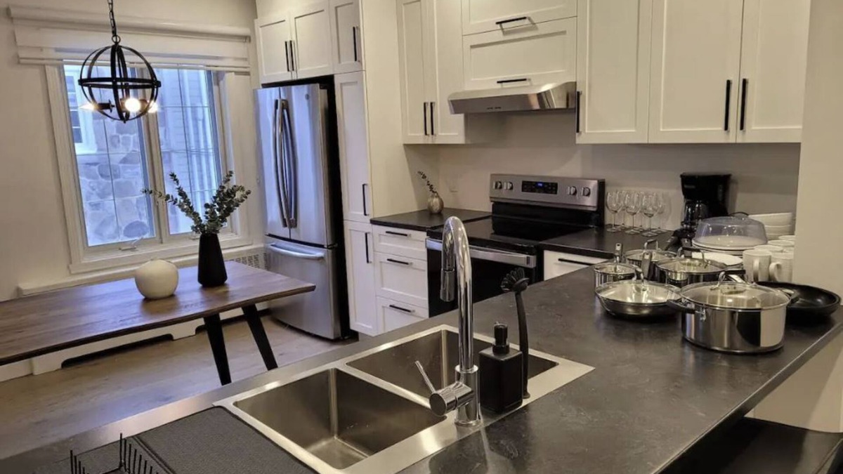 Ahuntsic Apartment | Free Parking, Beautiful 4 1/2-2 BR apartment near metro