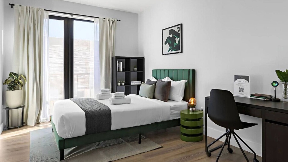 Constable Hook Apartment | Free Parking+Chic Family Retreat | 30Min to NYC