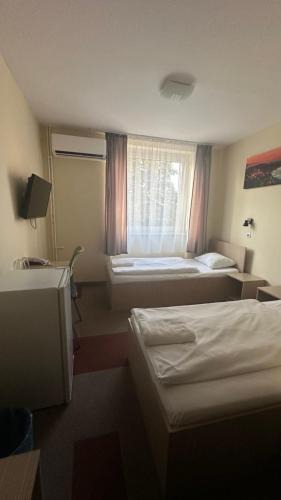 Albertfalva Bed & Breakfast | FREE PARKING, FREE BREAKFAST, only 15 minutes to City Center