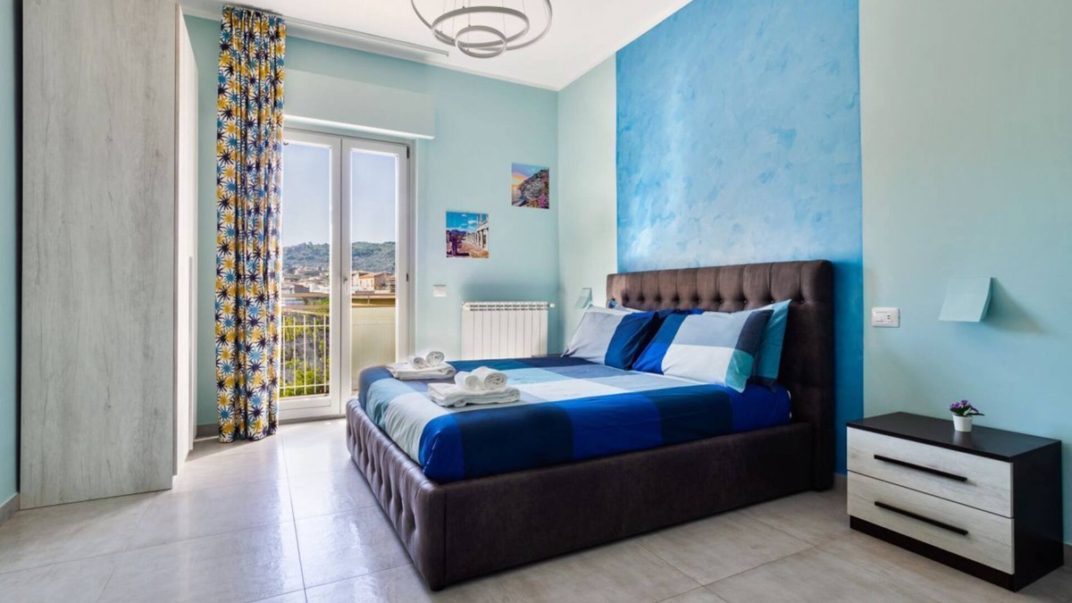 Meta Apartment | [FREE PARKING] Blue Sky Sorrento Apartment