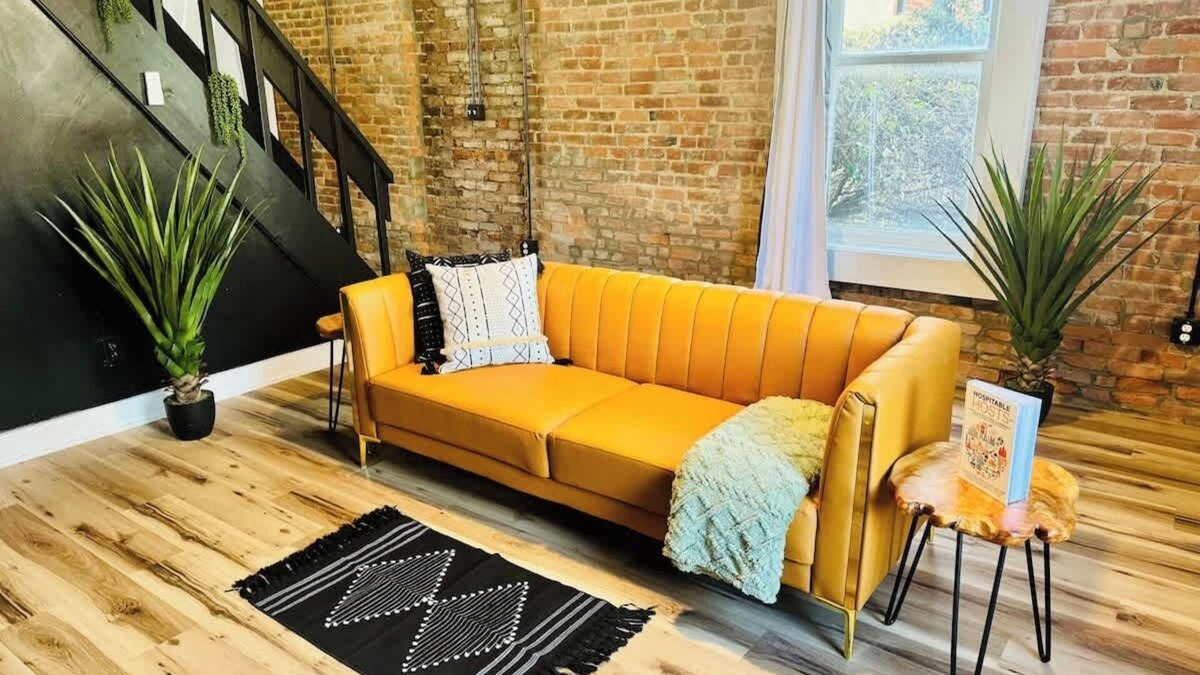 Italian Village House | Free Parking - King Bed - Short North - Convention