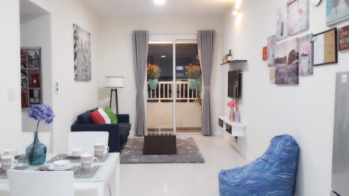 Thu Thiem Apartment | Free pick up airport - Stunning Horse Square Apartment -pool/gym-0.5$ to center