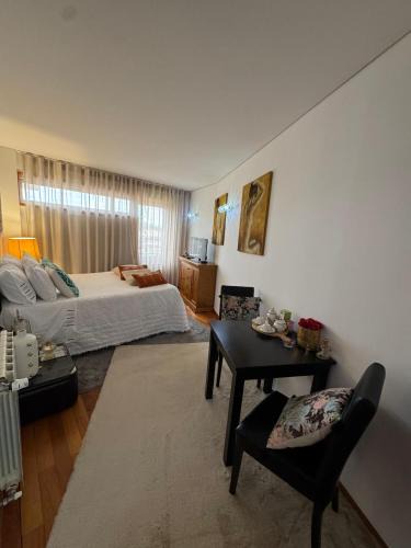 Maia House | Free Wave Rooms