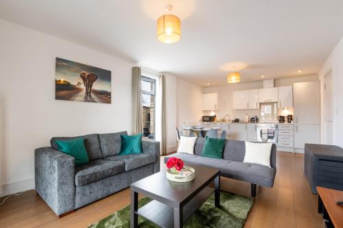 Slough Apartment | Free WiFi & Netflix - Slough Apt
