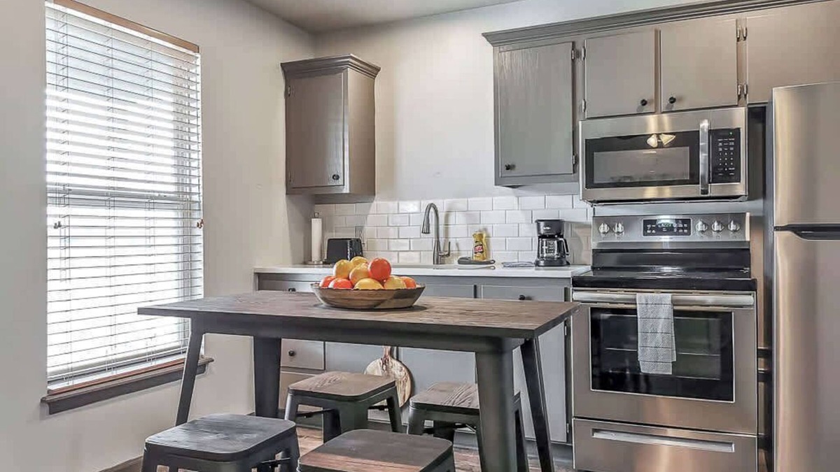 La Cygne Cabin | Freestanding One Bedroom Cabin