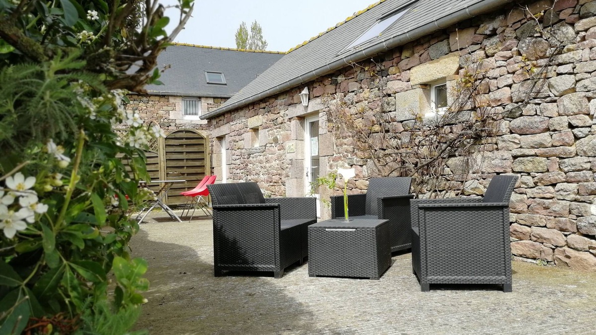 Frehel House | Frehel: country holiday home - 1 room - 1/5 persons