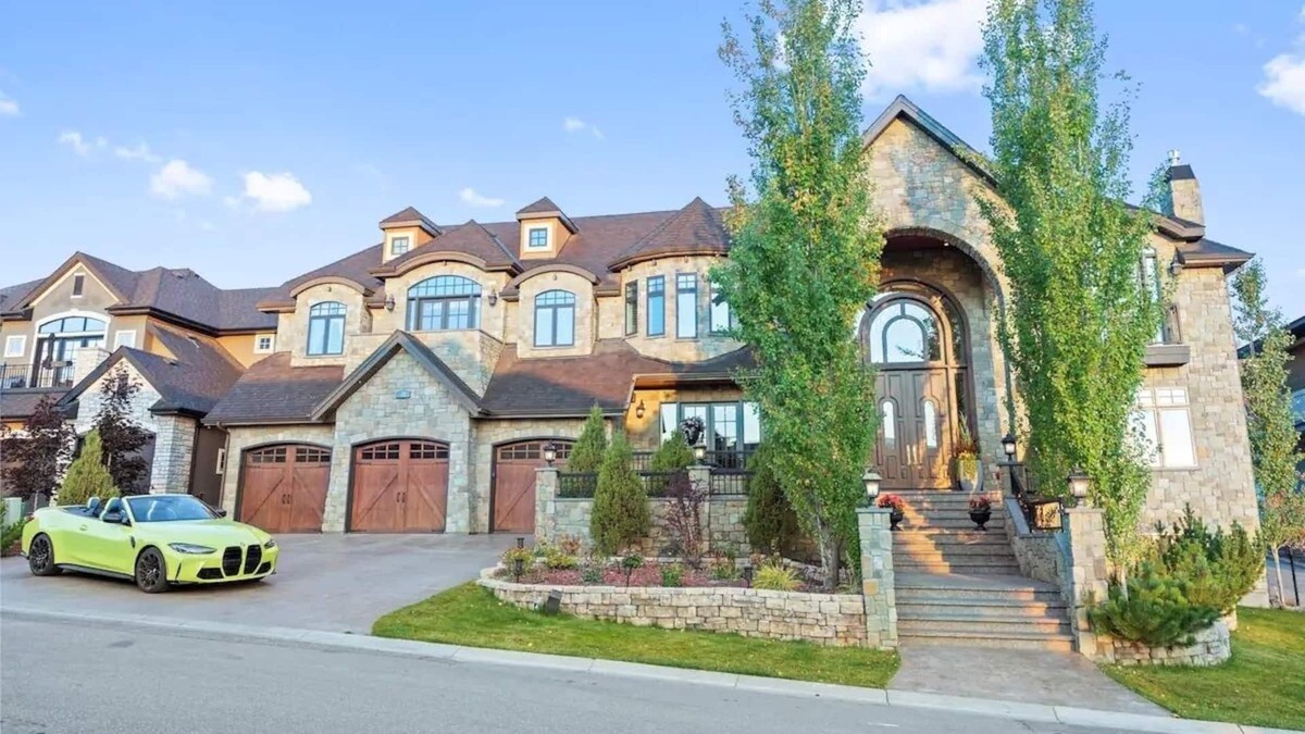 Springbank Hill House | French Château w/Swim Spa & Theatre: 11,700 sqft