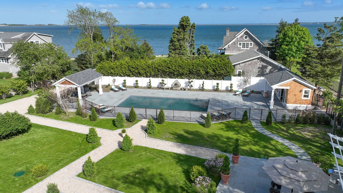 East Marion House | French Country House with Pool- Beach nearby