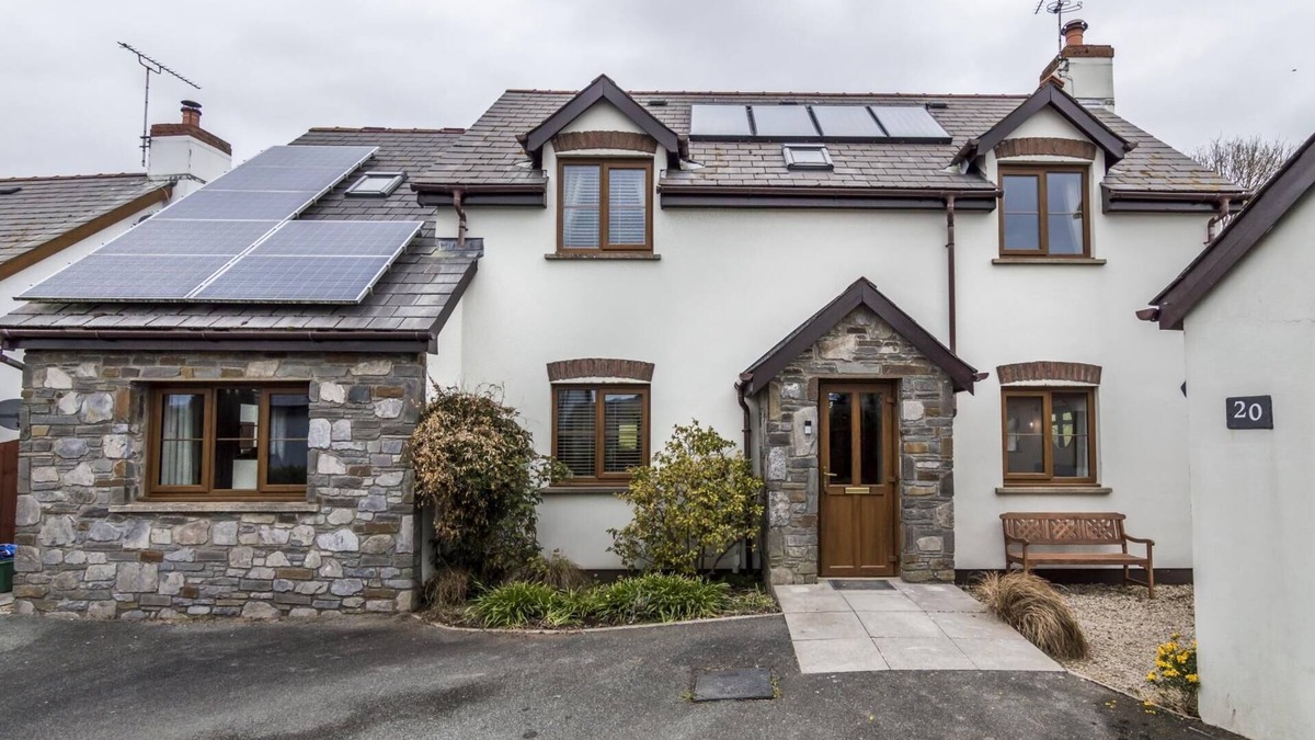 St. Florence House | French Fields - 4 Bedroom House - St. Florence
