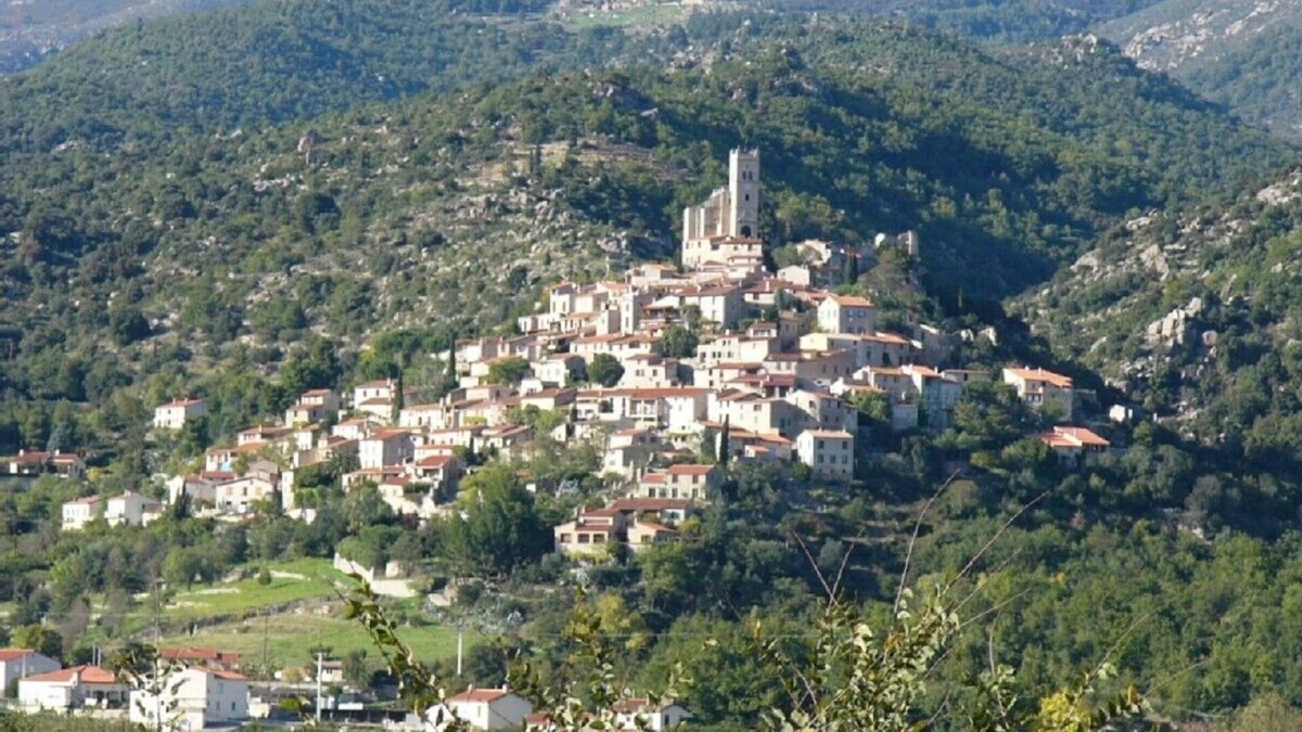 Eus Apartment | French Pyrenees/Mediterranean Village Cottage
