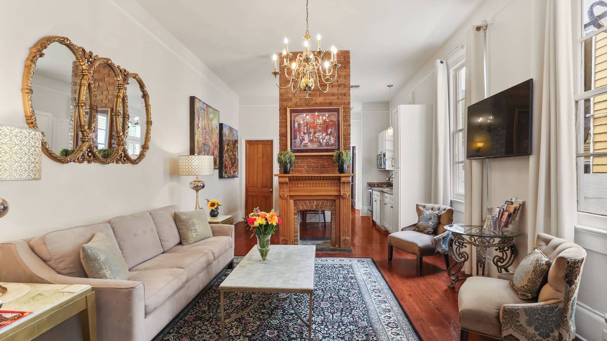 Faubourg Marigny House | French Quarter Home, One Block to Frenchmen St, Private Courtyard