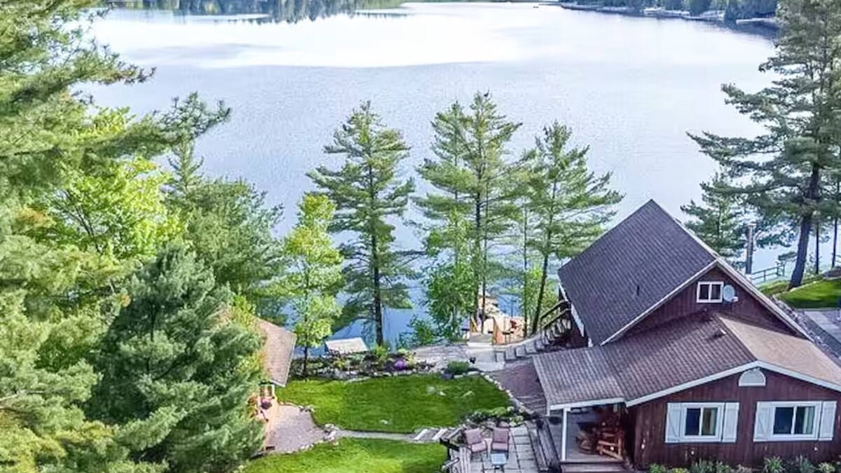 Alban Cottage | French River family friendly, boat friendly, close to ammenties cottage