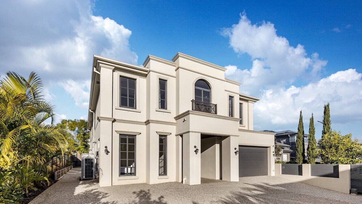 Rochedale House | French Royal Experience 5B3B Grand House 3Parking