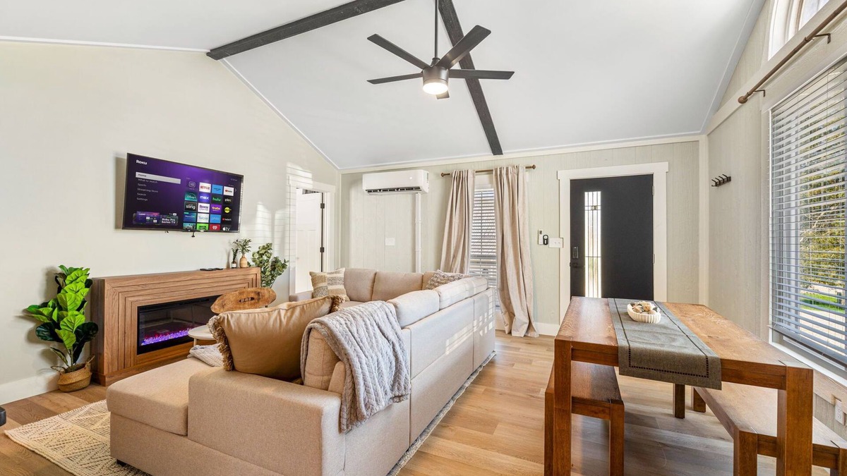 New Plymouth Cabin | French Woods + Hot Tub l Fire Pit