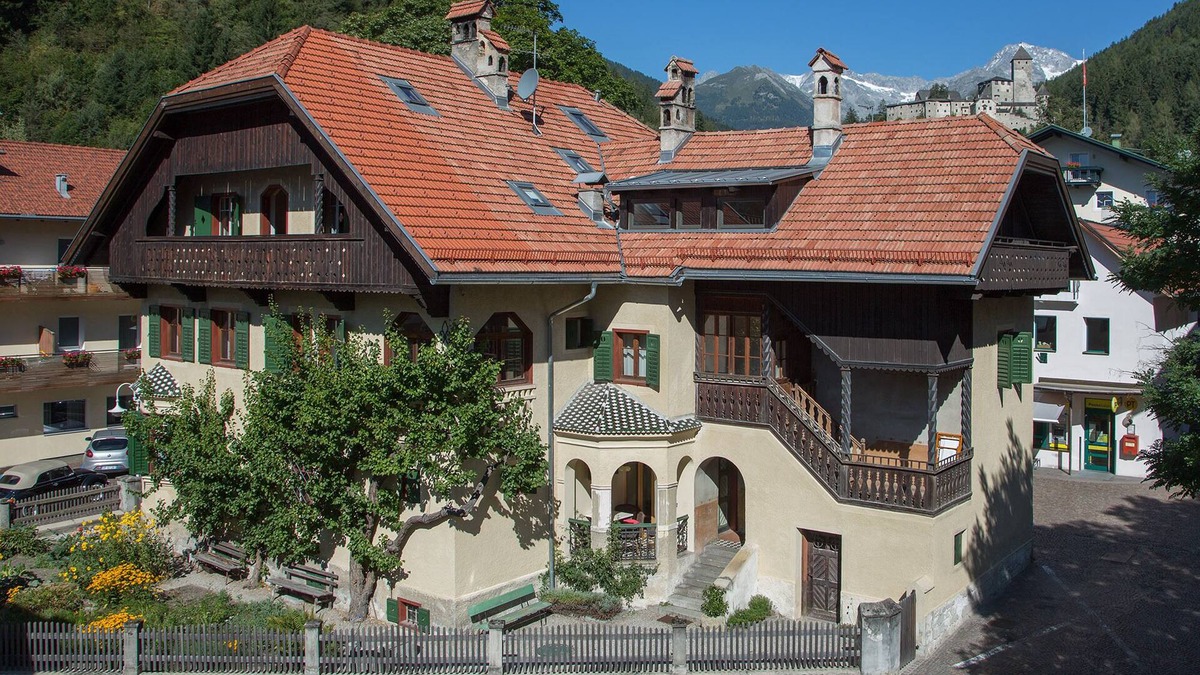 Sand in Taufers Apartment | FRENES - apartment in a historic Villa