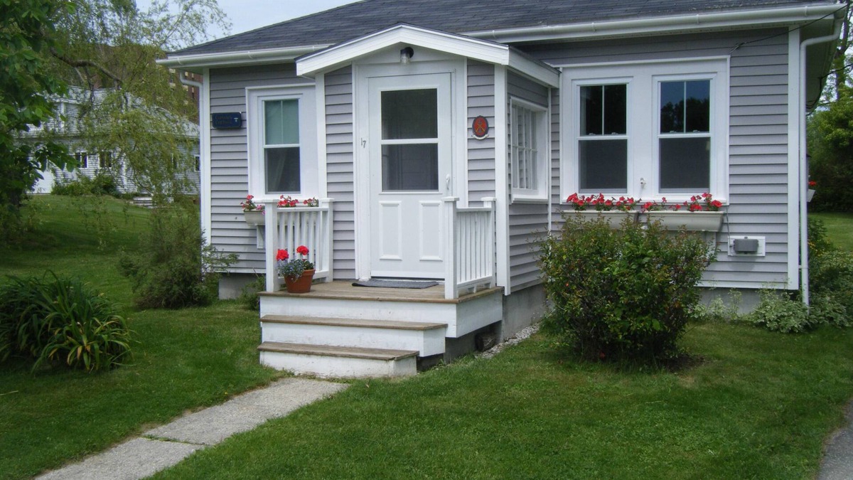 Castine Cottage | Fresh and Airy Cottage in Historic Village by Penobscot Bay