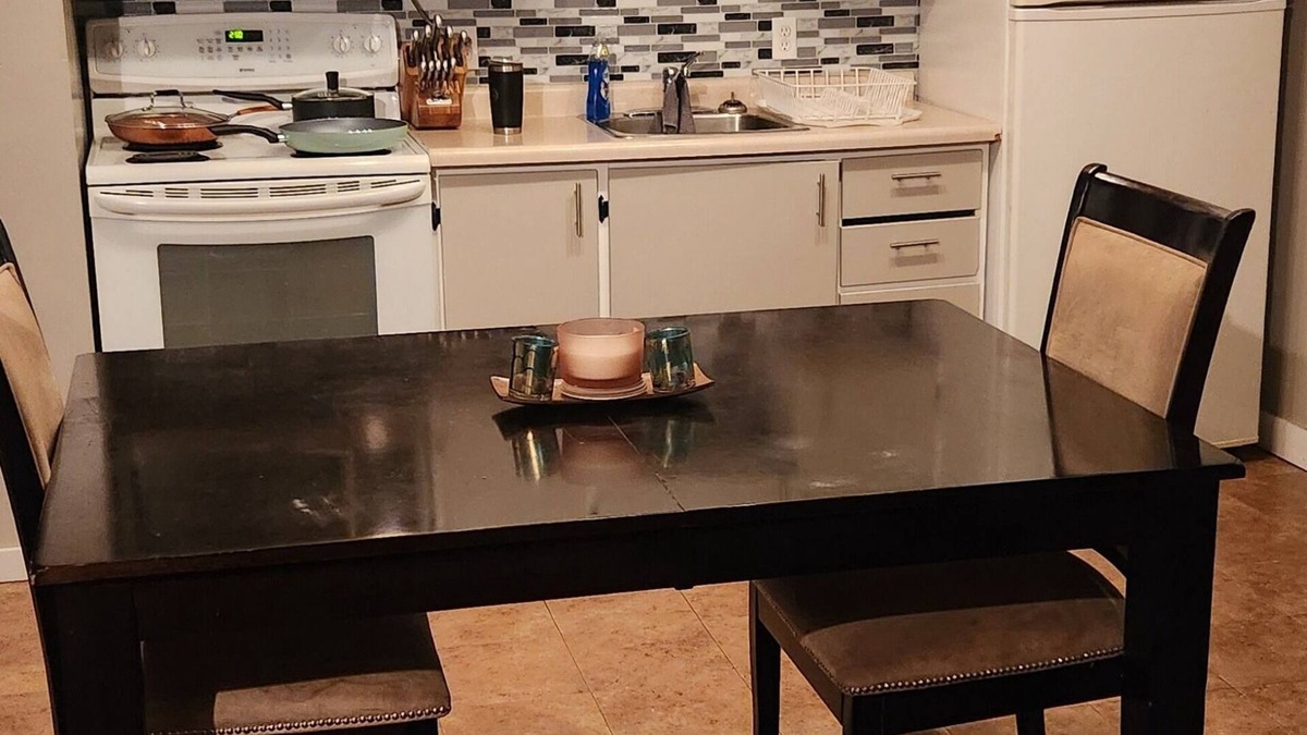 Weyburn Apartment | Fresh clean all you need home away from home recently painted and updated