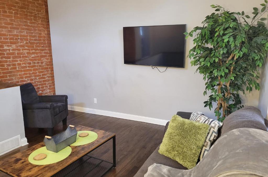 Corryville Apartment | Fresh Modern Industrial split level