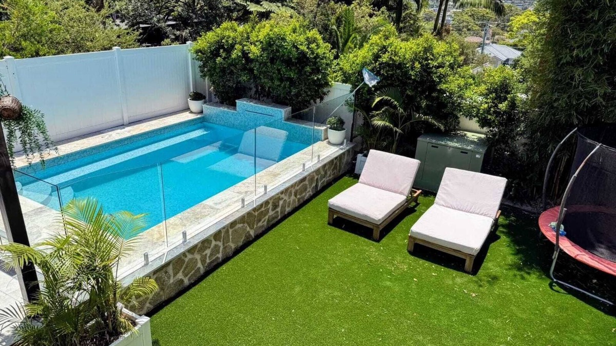 North Manly Villa | Freshwater Pearl - a stunning luxury retreat, close to beaches and shops!