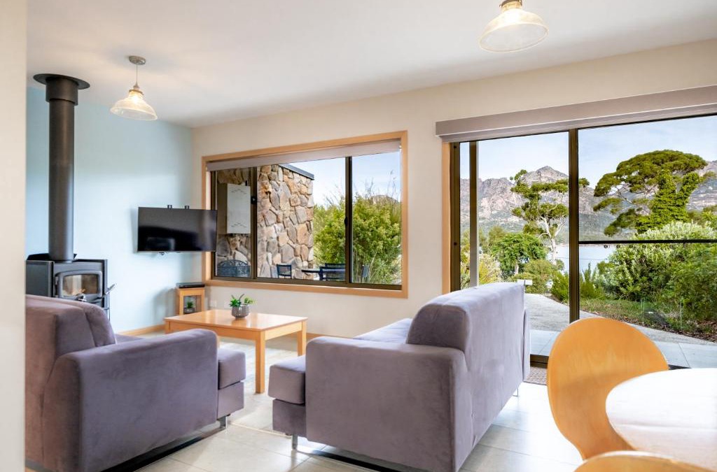Coles Bay Villa | Freycinet Stone Studio 3 - Feldspar