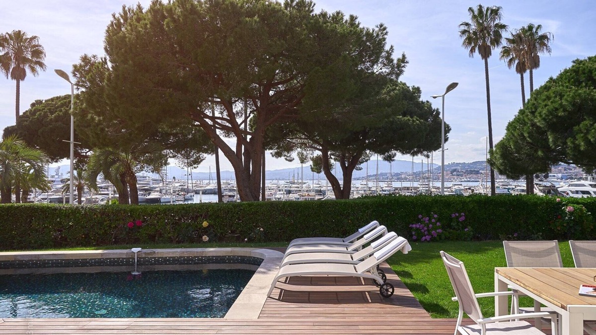 Pointe Croisette Villa | FRGK "Contemporary villa on the Croisette breathtaking sea view private pool